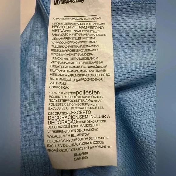 Under Armour Women’s Golf Loose Top Heatgear in light blue. Size Med NWOT - Picture 9 of 9